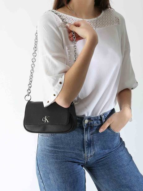 Sac BandouliÃ¨re Minimal Mono Polyester Calvin klein jeans Noir minimal mono K613049 vue secondaire 1